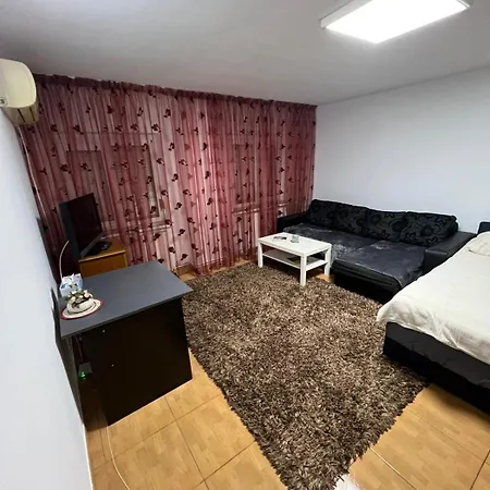 Appartamento 50m2 Cu Pat Matrimonial Si Canapea Extensibila Craiova