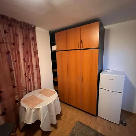 Appartamento 50m2 Cu Pat Matrimonial Si Canapea Extensibila *