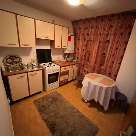 50m2 Cu Pat Matrimonial Si Canapea Extensibila
